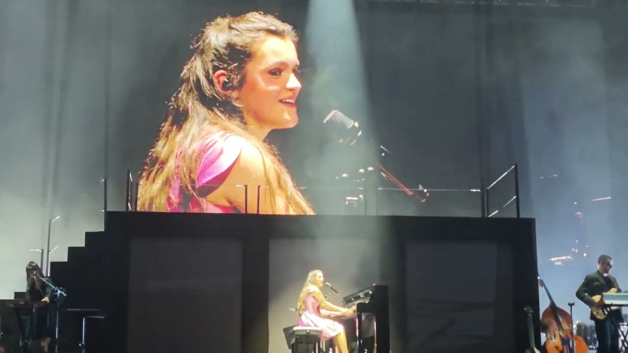Amaia Romero - Quiero que vengas (directo) (Si abro los ojos no es real 22/2/25)