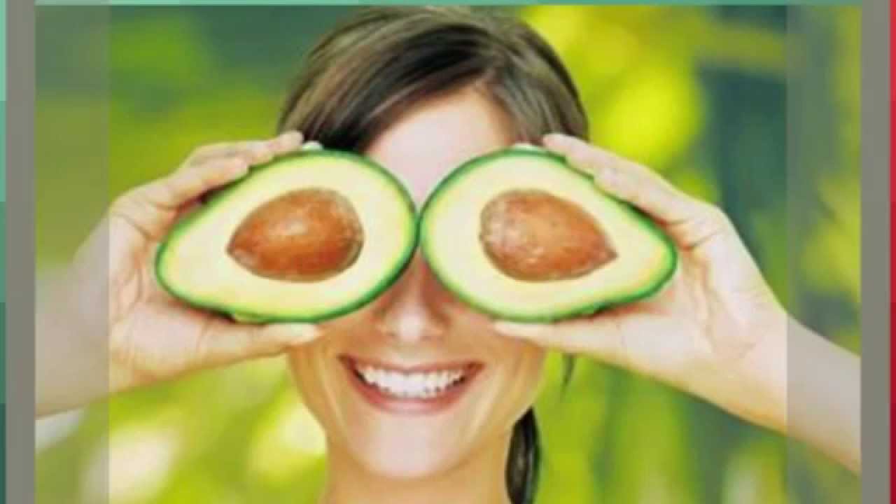 Что нужно есть для глаз. Продукты полезные для глаз фрукты. Фрукты с глазами. Авокадо для зрения. Фрукты полезные для глаз.
