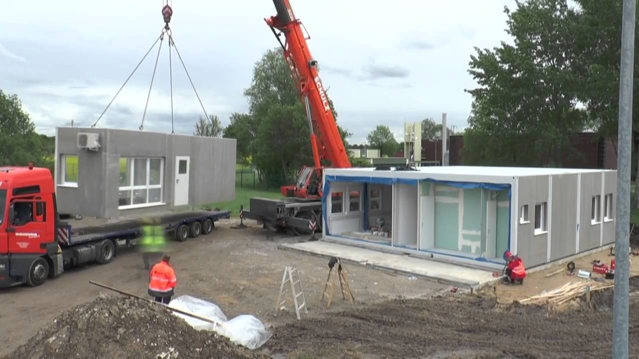 Zeitraffer - Anlieferung eines vorgefertigten Bürocontainers | Acker Raum-Systeme GmbH