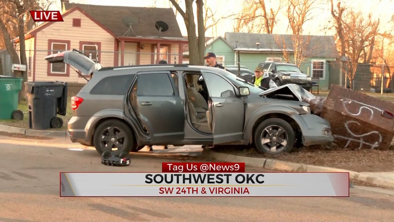 3 In Custody After Stolen Car Pursuit Leads To Crash - YouTube