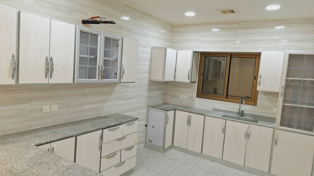 شقة للإيجار 👍(غرفتين ومجلس وصاله ومطبخ ومستودع وغرفة غسيل و2حمام)👈تم التأجير