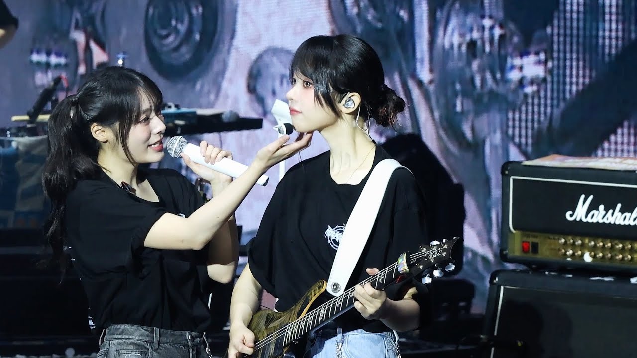 260215 QWER Hina Fancam ‘Discord + 불꽃놀이 + 청춘서약' / 큐더블유이알 히나 직캠