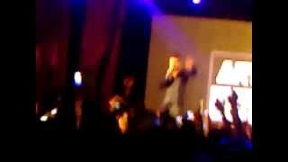 Akcent show in Lahore Avari Hotel happy people mp4