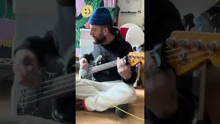 Draw me like one of your french bassist.