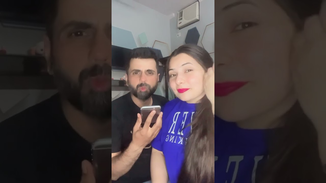 Twadi kudi lahu pindi aa😂 