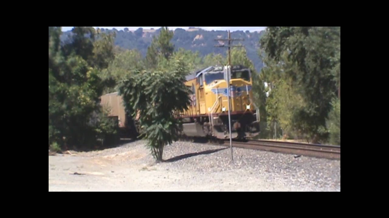 Union Pacific SD70Ms Lead The MNWRV Manifest Through Pleasanton with a Nice K3LA Display
