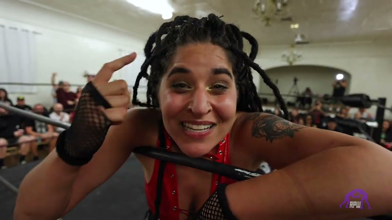 OLD TOWN BEATDOWN | Savvy Stone takes on Hit Girl