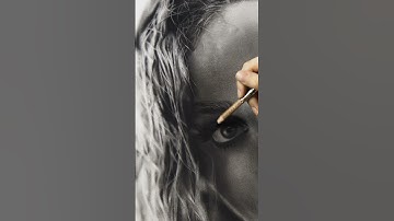 Hyperrealistic portrait - Drawing skin & eye with charcoal and graphite (Part 2) #shorts