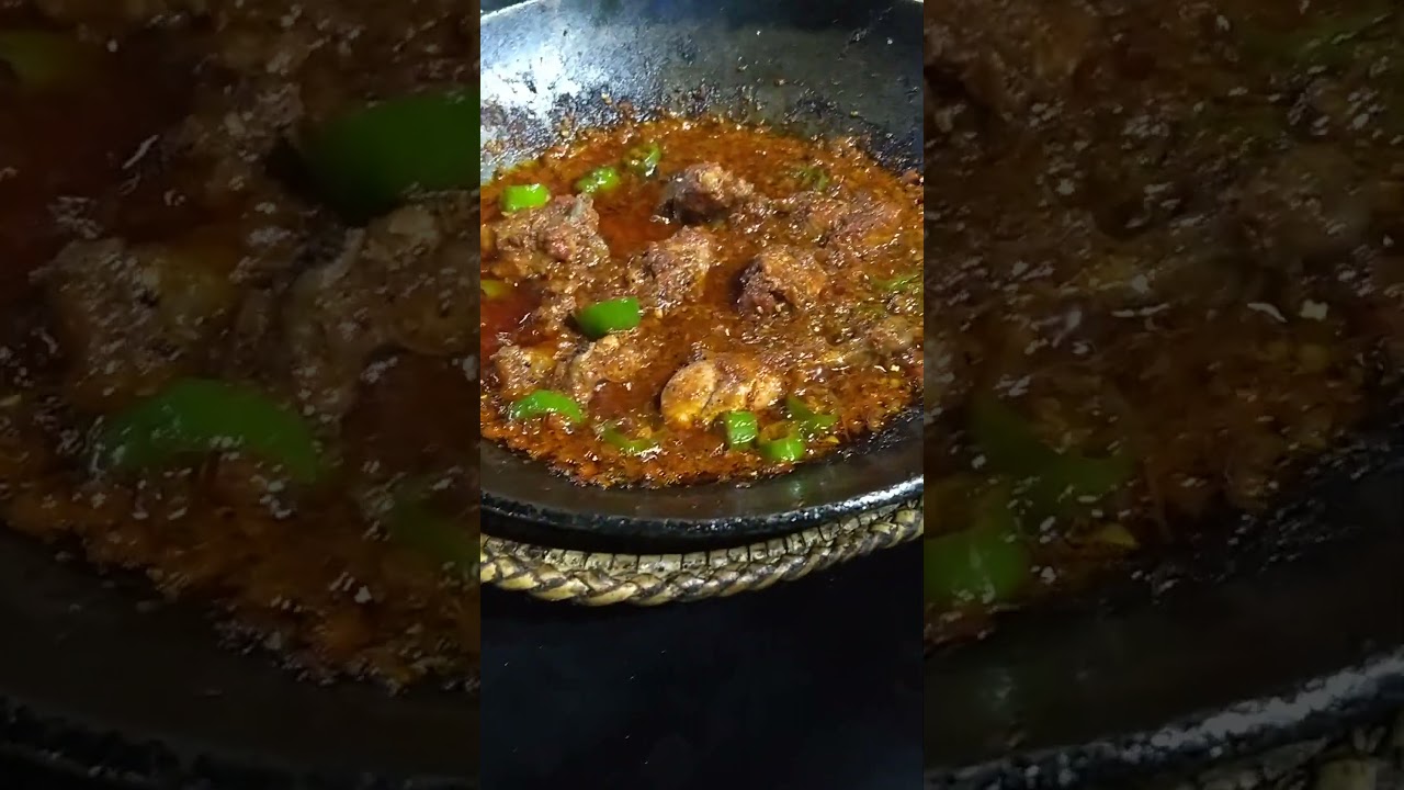 barish main khana yum😋