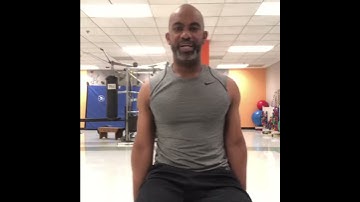 How to perform alternating dumbbell bicep curls