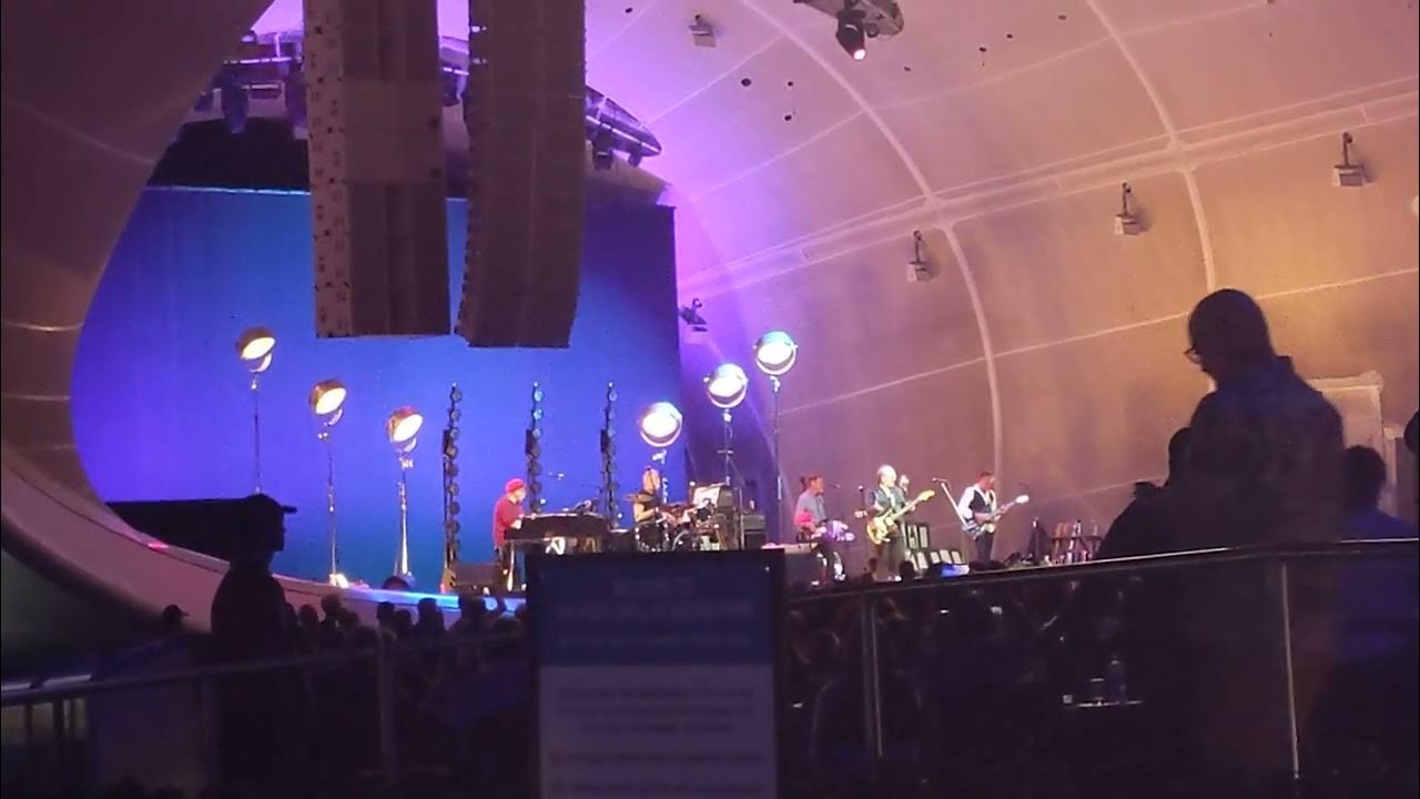 Elvis Costello - Alison (Live in San Diego 8/31/22) - YouTube