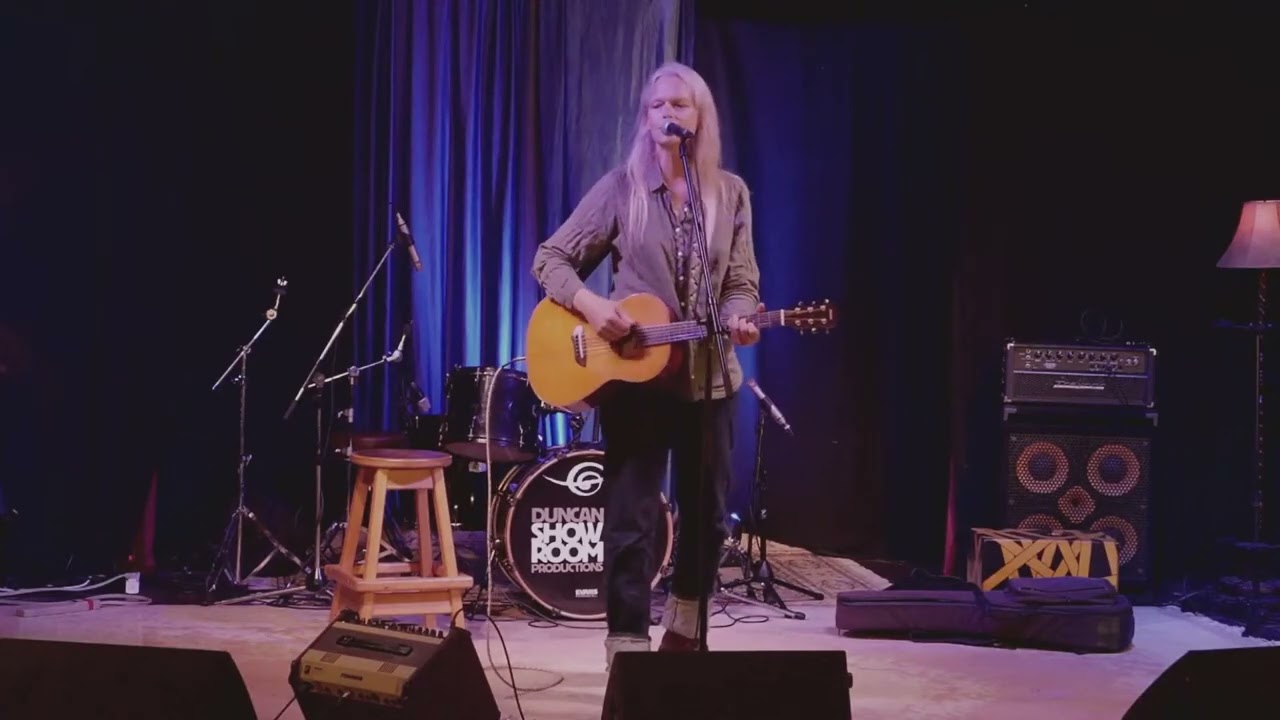 "Closer To Fine" (Indigo Girls) . Another try @DuncanShowroom