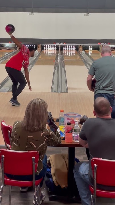leaguenight-and-the-nova-doing-what-the-nova-does-bowler-bowling