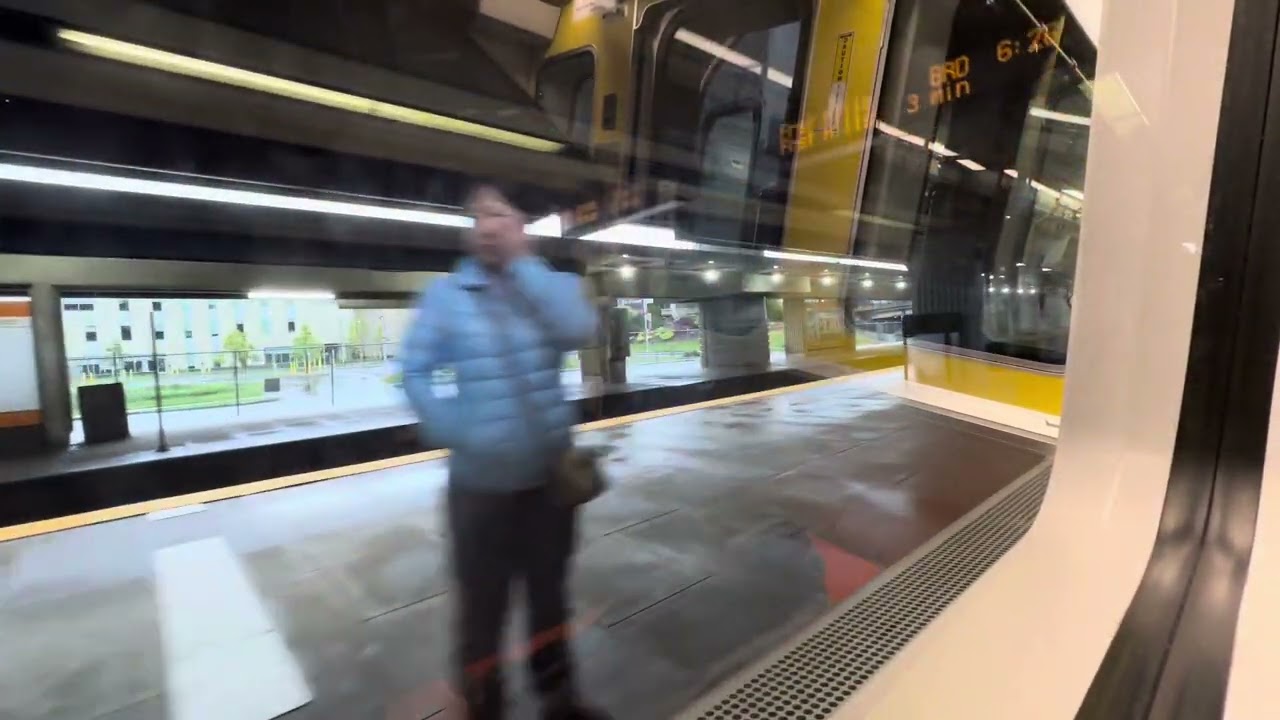 A Ride on MBTA Orange Line from Malden Center to State