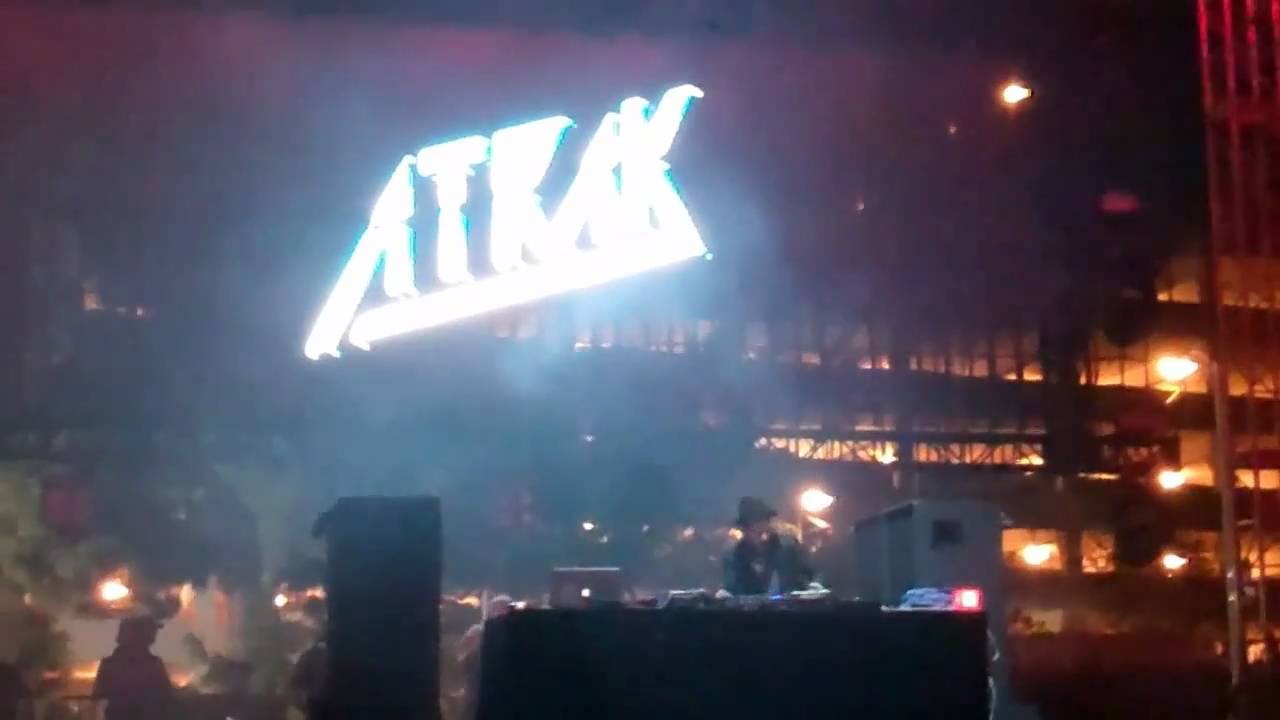 A-Trak Intro Hard Hauntd Mansion 2010