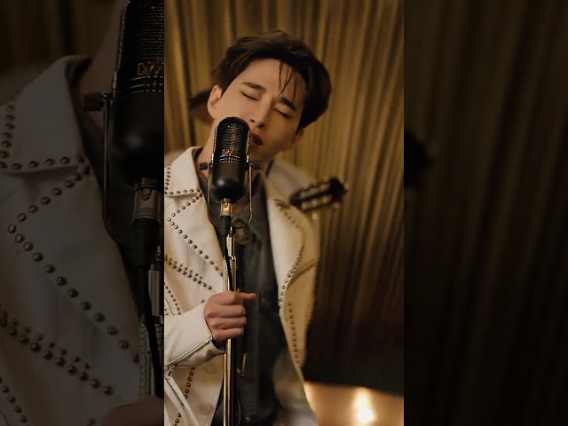 every voice in the crowd 🎤 HENRY LAU - 'ENJOY THE SHOW'