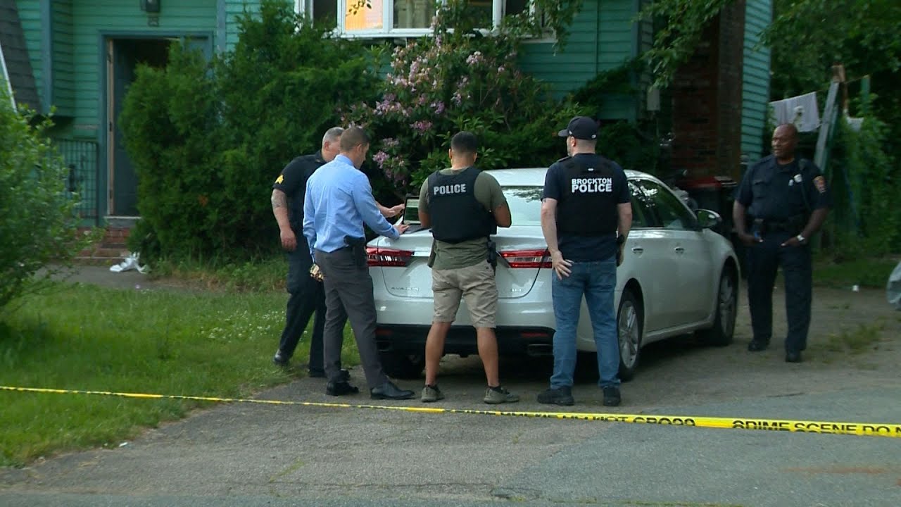 1 dead, 1 wounded after Brockton double stabbing, DA says - YouTube