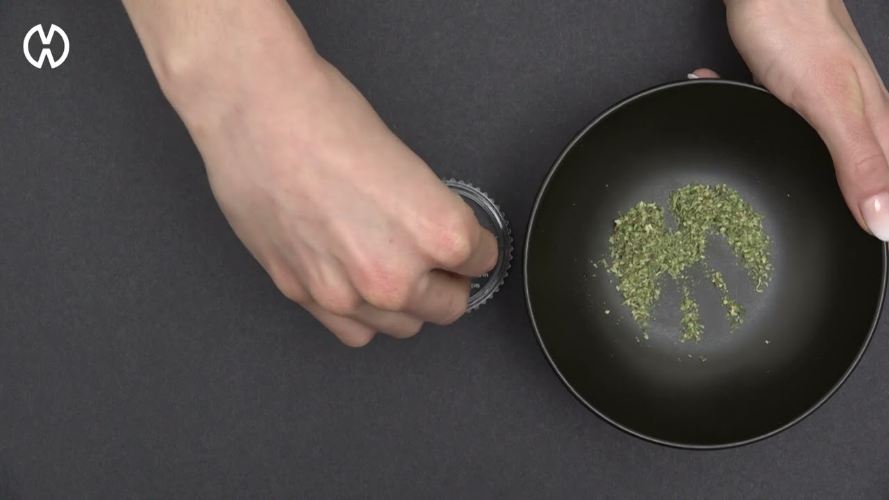 Loading Storz and Bickel Dosing cap for the Magazine