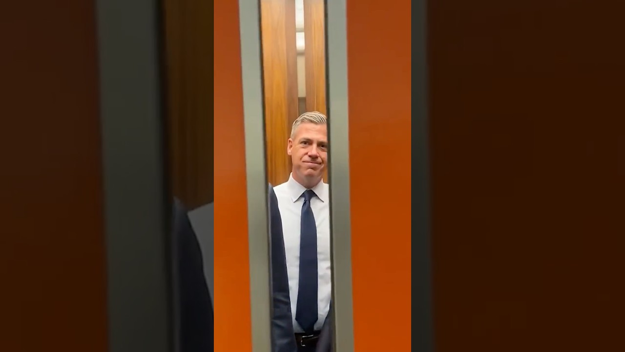 Senator Leaves Lib Protester in SILENCE 😳