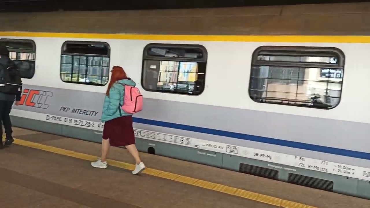 Kraków Gł. i wagon 174A z prezentacją przedziału