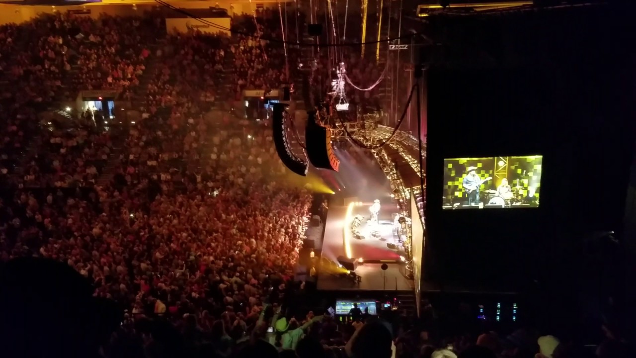 Chris Stapleton Live At The Columbus Civic Center Columbus GA 4 6 17 Chris Stapleton Live At The Columbus Civic Center Columbus GA 4 6 17