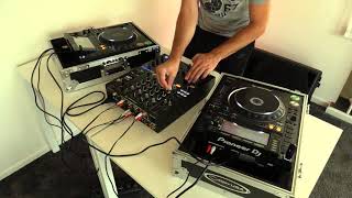 Download Lagu DJ BEECKIE 21-09 - SMELLS LIKE RETRO COLLECTIVE MP3