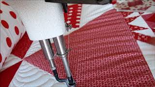 Machine Quilting Bump Back Feathers in a Triangle by Natalia Bonner