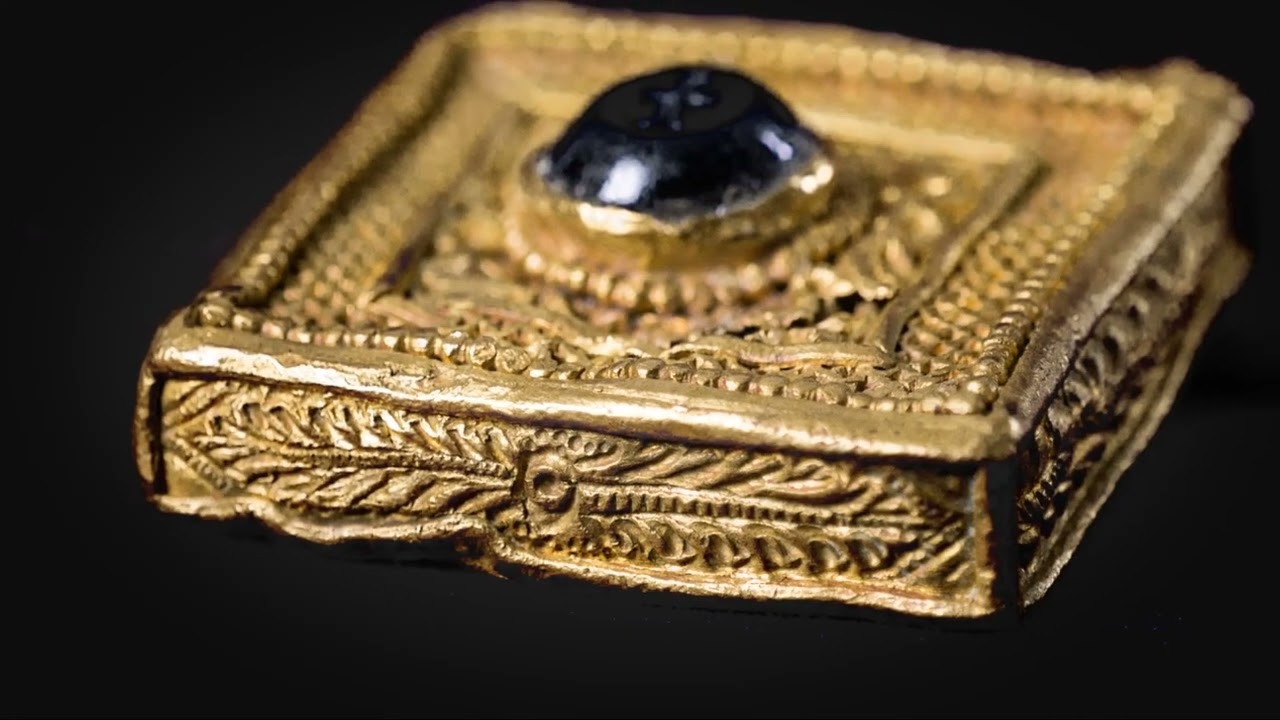 Smarthistory – Portable reliquaries and private devotion