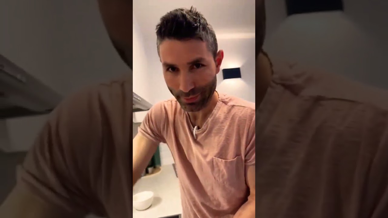 Mind-Blowing Kitchen Hack: Cleaning Dishes with Ice! 