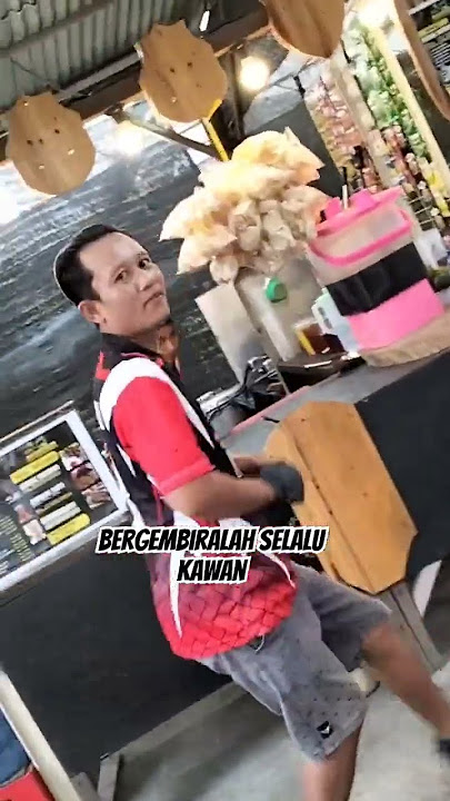 joget' di warung happy selalu #remix #bebekgoreng #masakanindonesia