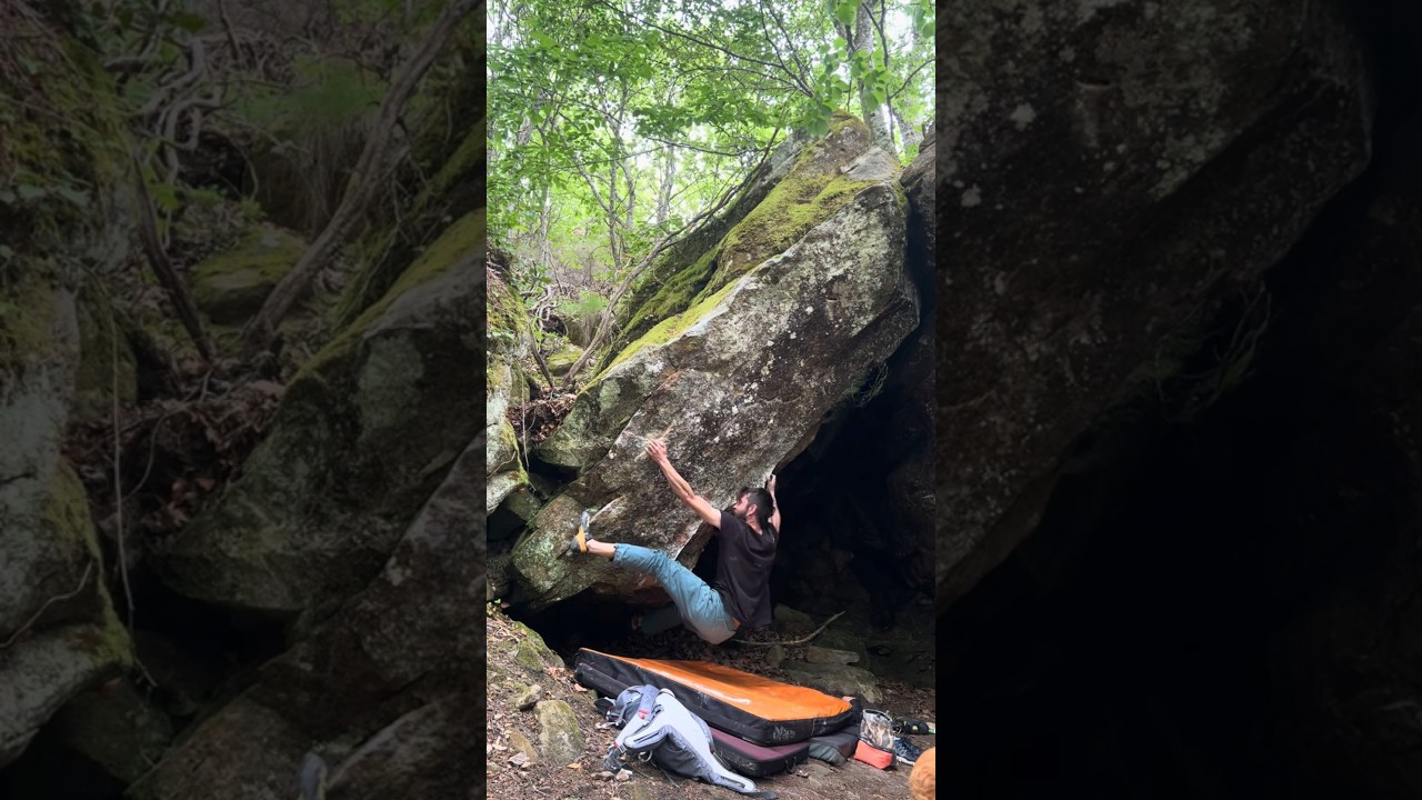 El Empotrado 6a+(V3/4), Rebollar Boulder