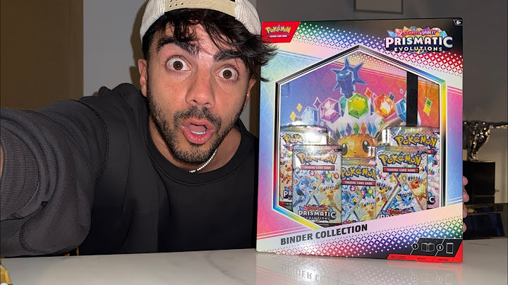Abriendo cartas de Pokemon