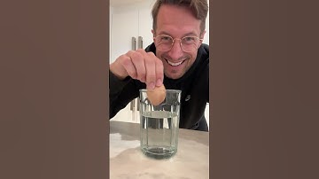 A trick to tell if your eggs are fresh or not! #eggs #fresh #trick