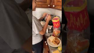 Colombian Girl Cooks Me Breakfast In Medellín .