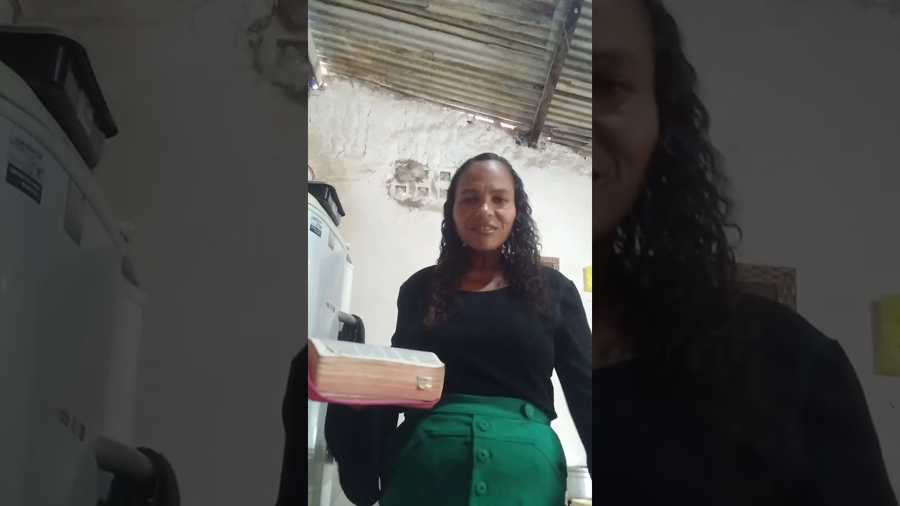 Pode todos esquecer de mim e de você mais Deus nunca esquece porque ele sempre está conosco 