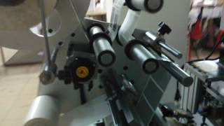Automatic Battery labeling machine  -  JXC equipment company in China