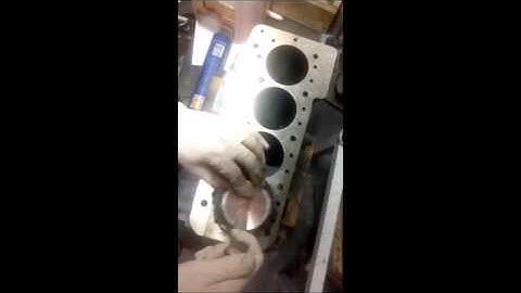Calculating the Compression Ratio in a Classic mini engine