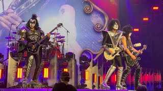 Kiss - Psycho Circus, Drum Solo, 100,000 Years (Front Row, Quebec City, QC - November 19, 2023) by RTG Redtruck305 192 views 5 months ago 11 minutes, 3 seconds