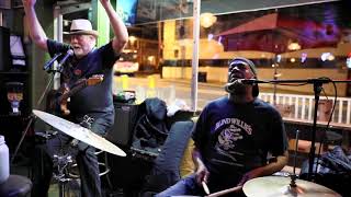 Big Bump & the Stun Gunz - Knockin' On Heaven's Door