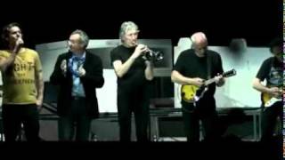 Roger Waters, David Gilmour, Nick Mason and The Bleeding Heart Band: Outside The Wall, Live O2 Arena