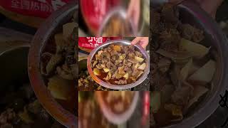 武汉姑嫂卖牛杂32年，一晚流水18000，靠一家店拉动整条街生意！