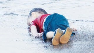 挑戰新聞軍事精華版--敘利亞難民船翻覆13死，男童臥倒沙灘照震驚國際