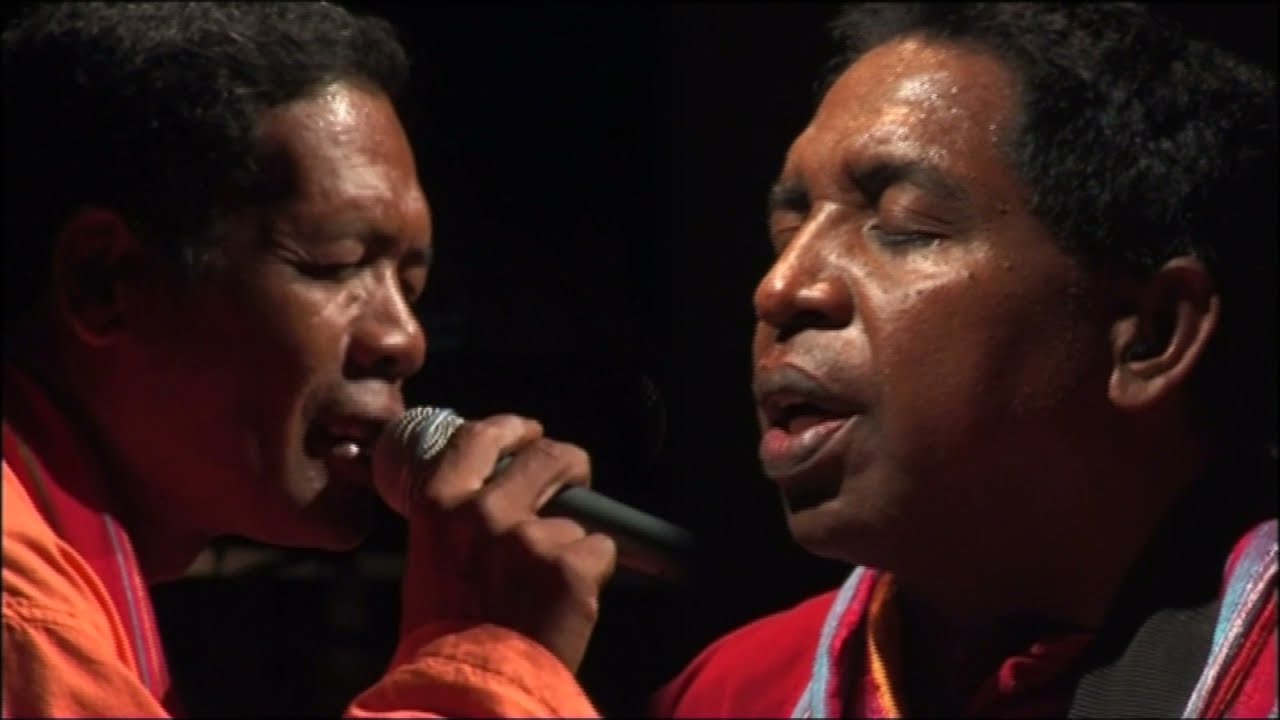 SAO DIA ATAON'IALAHY HOE Mahaleo Live @ Olympia