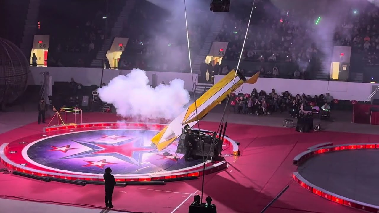 Osman shrine circus Leo the human cannonball and Neon Light act