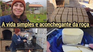 TAMIRIS CUIDA DOS ANIMAIS,TIRA O LEITE,FAZ CANJICA,SABÃO CASEIRO,QUEIJO MINEIRO🧀E VIVE NA PAZ DO LAR