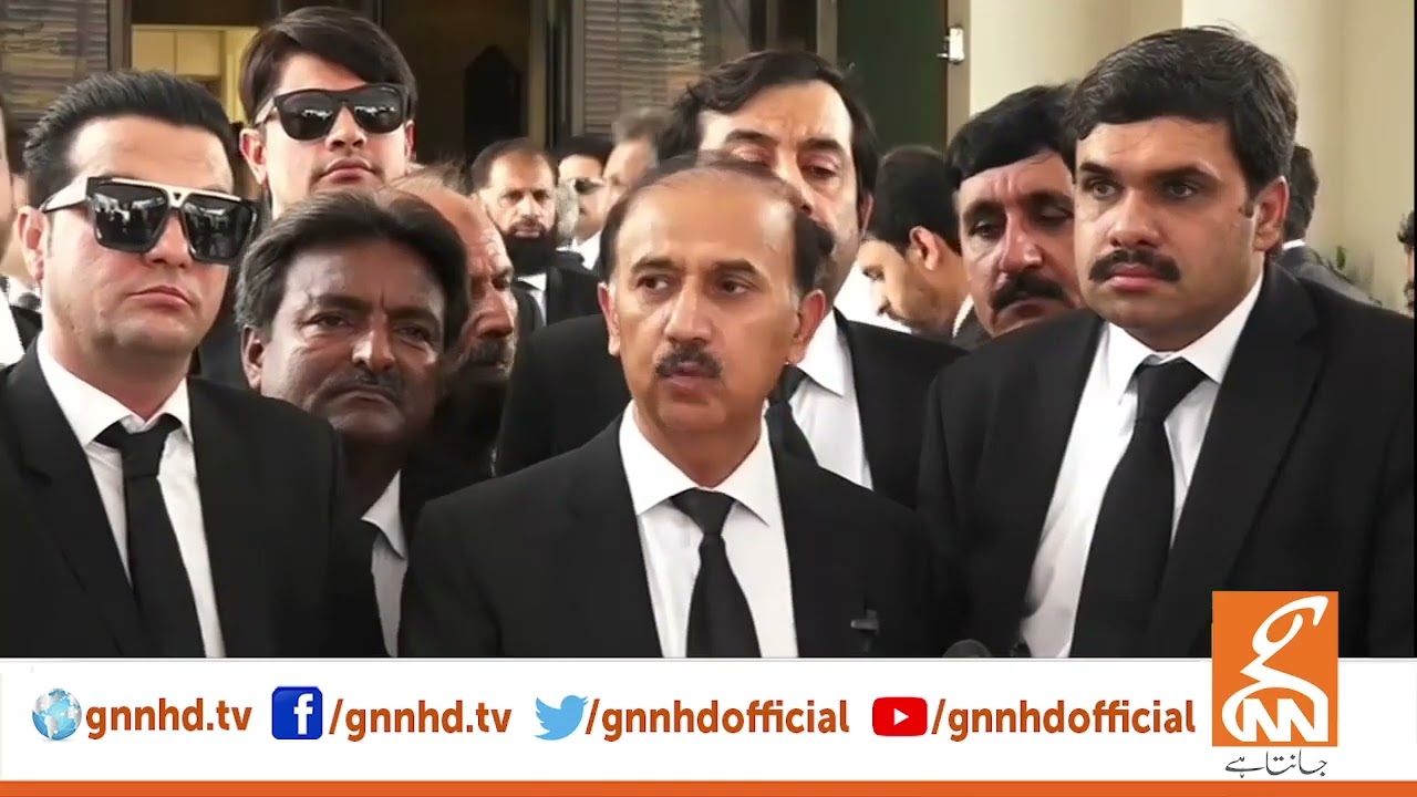 Imran Khan's Lawyer Shoaib Shaheen Media Talk Outside Supreme Court on CJP Umar Atta Bandial Remarks