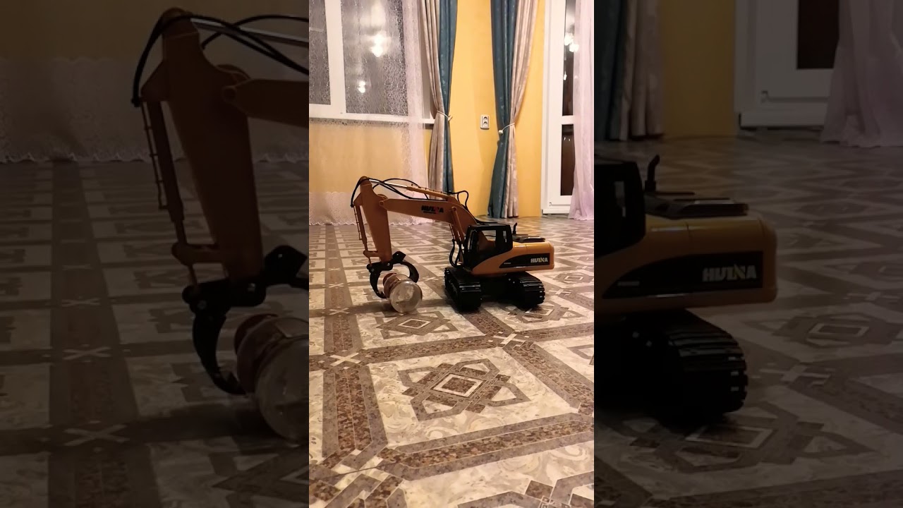 Экскаватор в деле. huina 1570