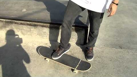 BambooSK8 Trick Tip: How to Backside Tailslide
