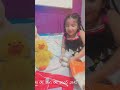 presente das tias  Lauryen