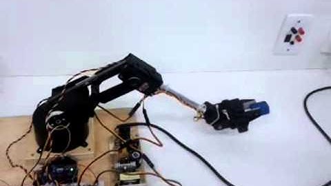 Braço Robótico com Arduino Uno